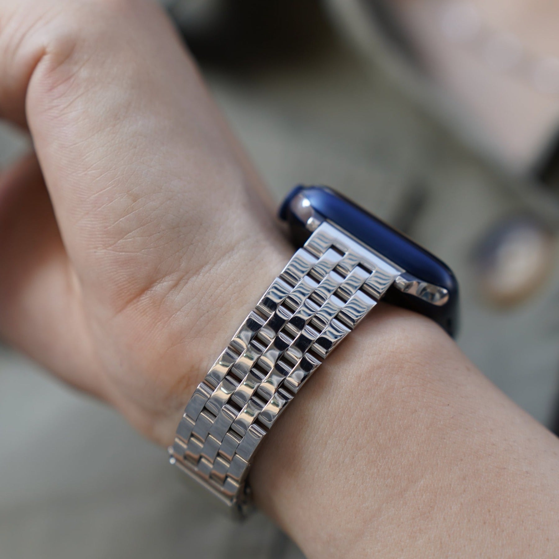 Feminines, exklusives 5-Link-Apple-Watch-Armband
